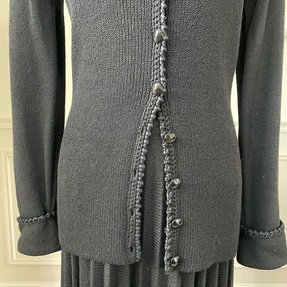 Vintage 70s St John 2pc Pleated Skirt Suit Set Santana Knit Black  4 - Picture 3 of 10